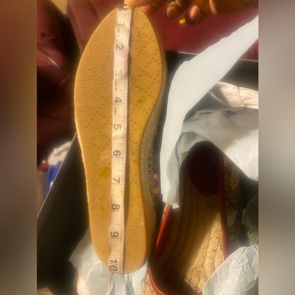 Women Gucci Hummingbird Espadrilles Slip On shoes. Only worn a few times size 8. - Picture 9 of 9